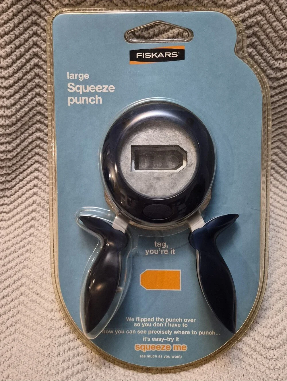 NEW FISKARS Tag Maker - Large Easy Squeeze Punch